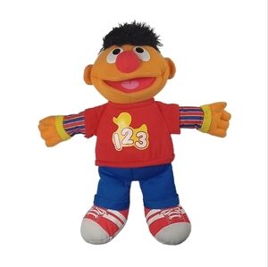 Hasbro Sesame Street 123 Talking/Singing Ernie toy plush